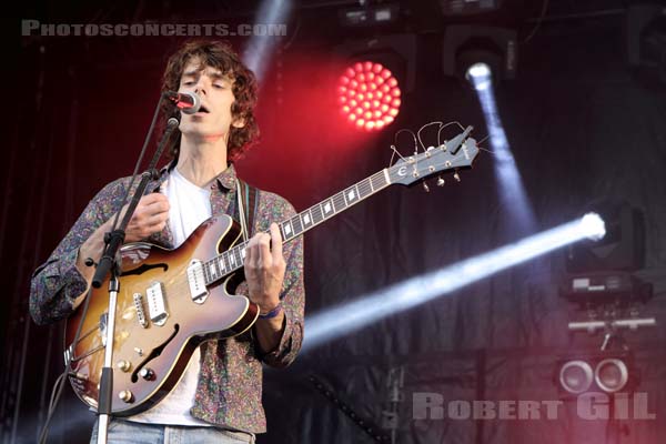 THE PROPER ORNAMENTS - 2017-08-20 - SAINT MALO - Fort de St Pere - Scene des Remparts - James Hoare